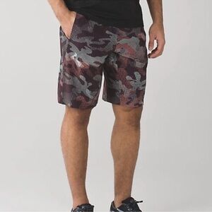 Lululemon Core Camo Shorts Sz M‎